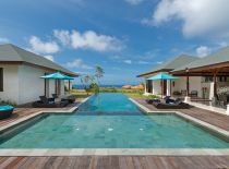 Villa Marie in Pandawa Cliff Estate, Pool mit Blick auf den Ozean